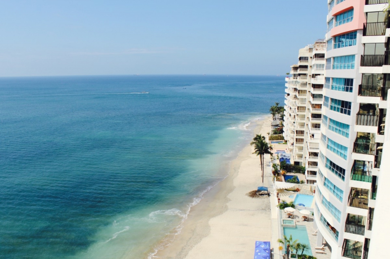 chambre-hote-PIERREFEU DU VAR-min_beach_ocean_shore_hotel_palm_tree-33726